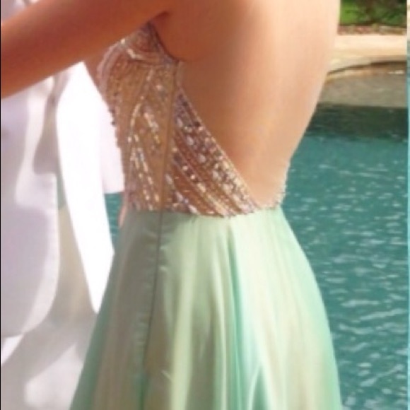 Prom dress - Picture 2 of 2
